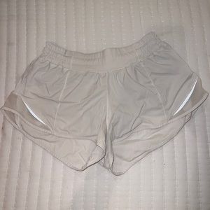 Lululemon Hotty Hot Shorts 2.5 inch
